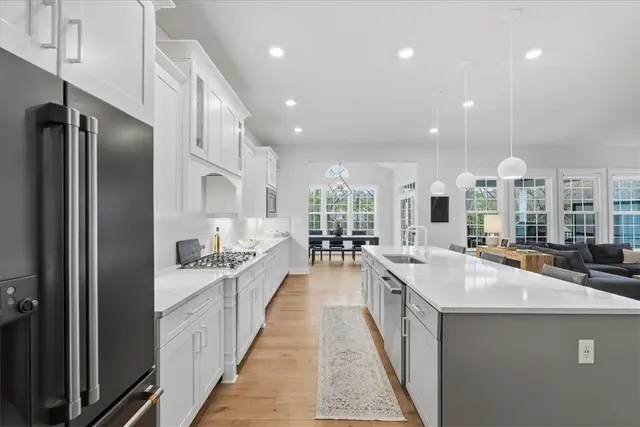 333 Crest Ln gallery image 18