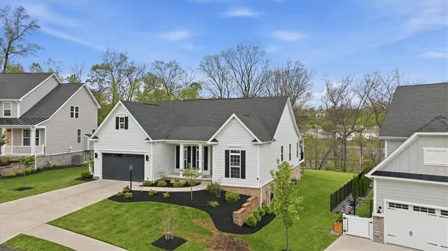 333 Crest Ln gallery image 19