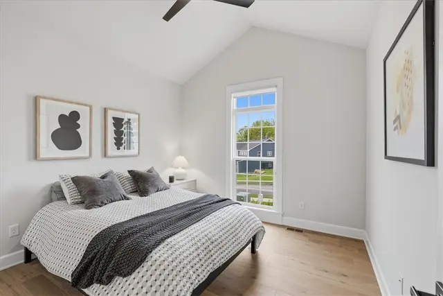 333 Crest Ln gallery image 21