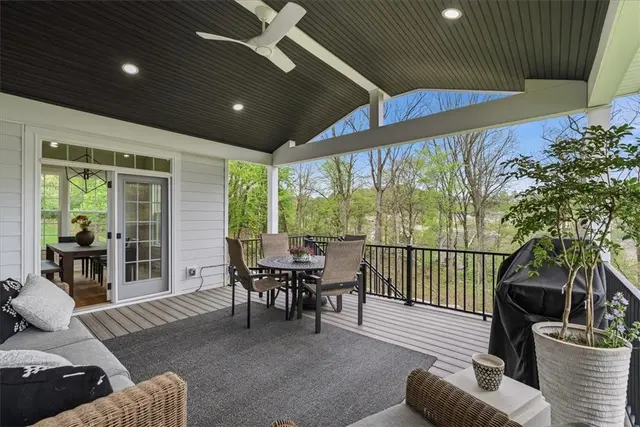 333 Crest Ln gallery image 22