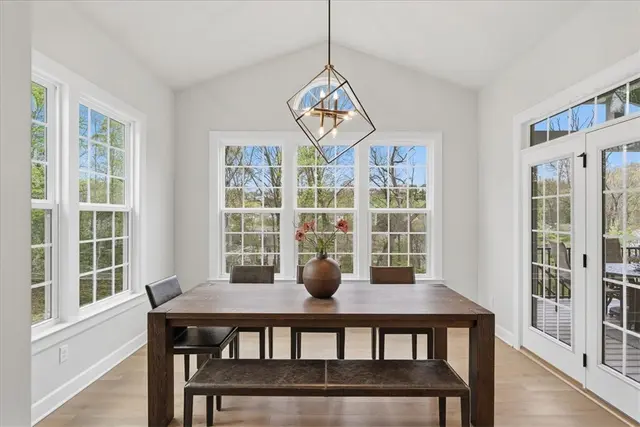 333 Crest Ln gallery image 24