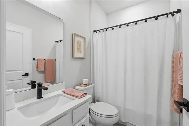 333 Crest Ln gallery image 25
