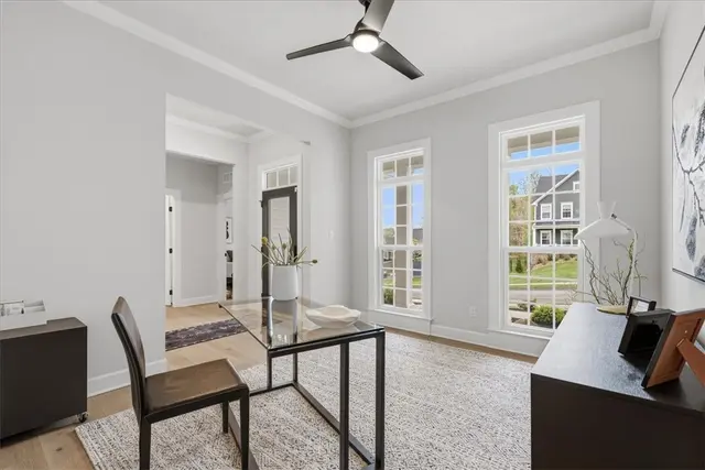 333 Crest Ln gallery image 26
