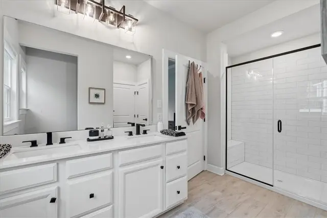 333 Crest Ln gallery image 27
