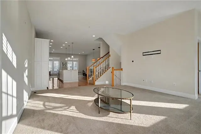 333 Osona Lane gallery image 7