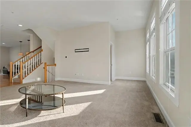 333 Osona Lane gallery image 8