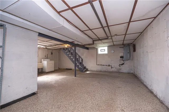 333 Rolshouse Rd gallery image 4
