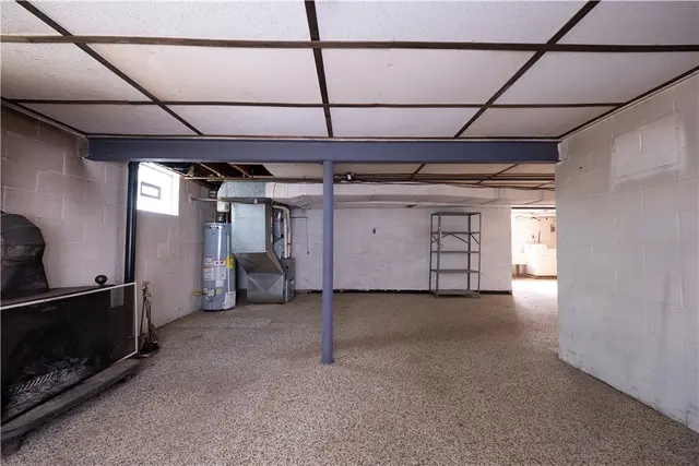 333 Rolshouse Rd gallery image 8