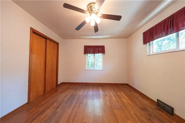 333 Rolshouse Rd gallery image 10