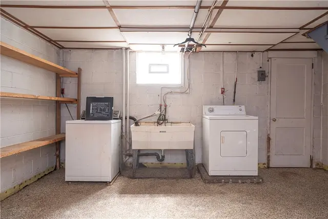 333 Rolshouse Rd gallery image 11