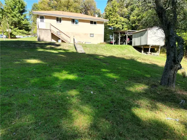 333 Rolshouse Rd gallery image 12