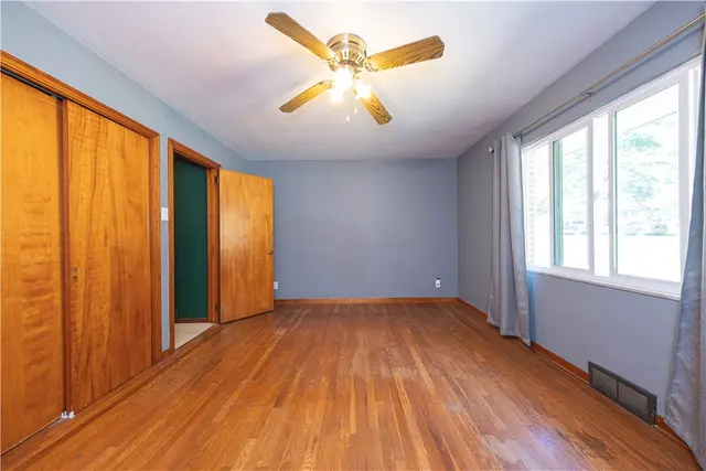 333 Rolshouse Rd gallery image 15