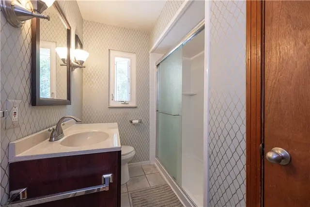 333 Rolshouse Rd gallery image 23