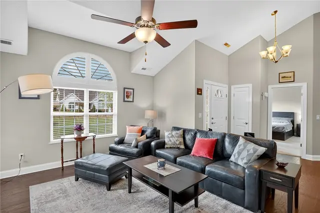 334 Saddlebrook Rd gallery image 11