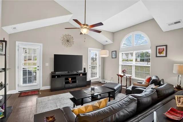 334 Saddlebrook Rd gallery image 27
