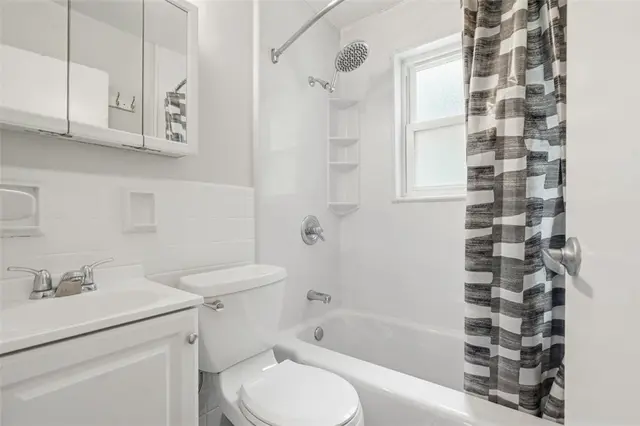 3343 MAPLE gallery image 3