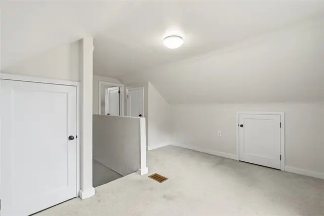 3343 MAPLE gallery image 41