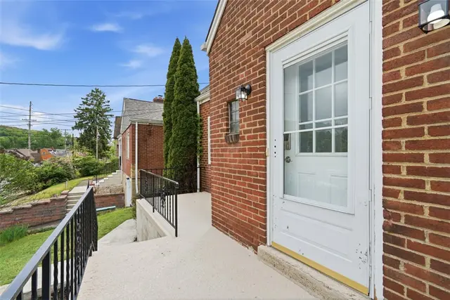 3343 MAPLE gallery image 44