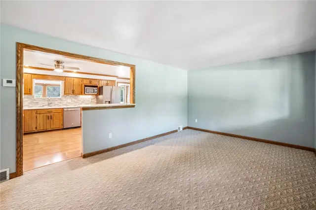 335 East Union Road gallery image 3