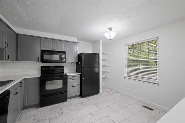 335 Laporte Ct gallery image 18
