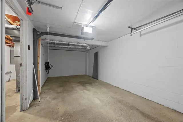335 Laporte Ct gallery image 19