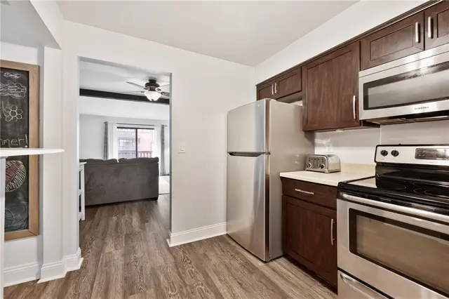 335 WOODBRIDGE DR gallery image 5