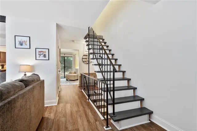 335 WOODBRIDGE DR gallery image 14