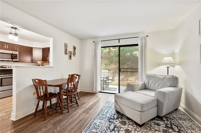 335 WOODBRIDGE DR gallery image 24