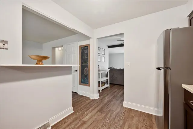 335 WOODBRIDGE DR gallery image 26