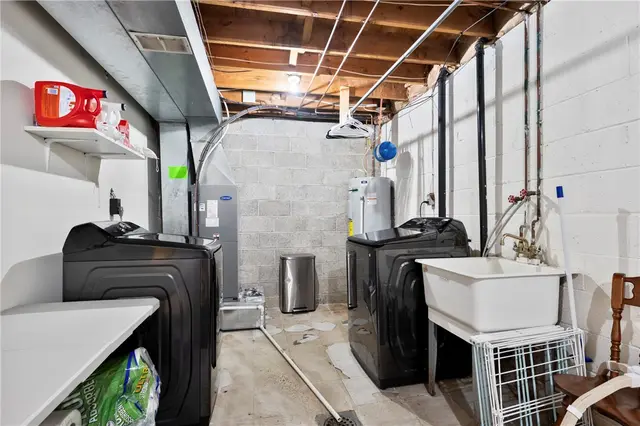 335 WOODBRIDGE DR gallery image 29