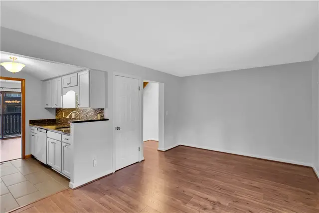 337 Woodbridge Dr gallery image 4