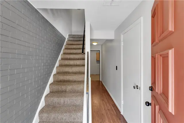 337 Woodbridge Dr gallery image 5