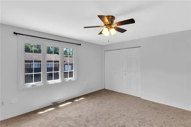 337 Woodbridge Dr gallery image 13