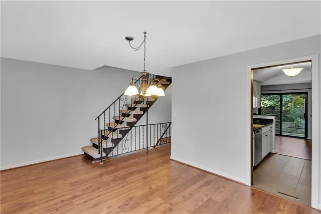 337 Woodbridge Dr gallery image 14