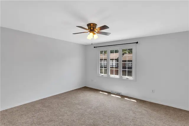337 Woodbridge Dr gallery image 25