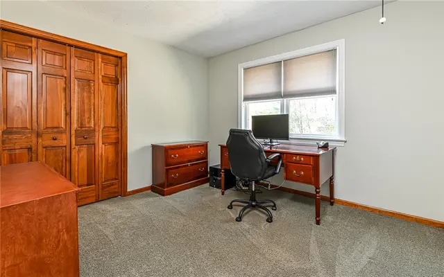 340 Fox Meadow Dr gallery image 15