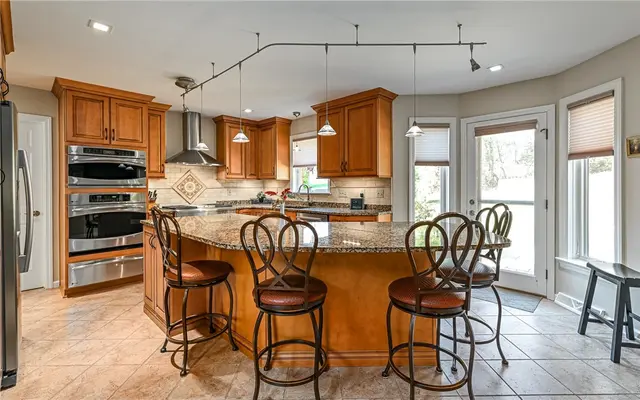 340 Fox Meadow Dr gallery image 18
