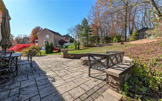 340 Fox Meadow Dr gallery image 22