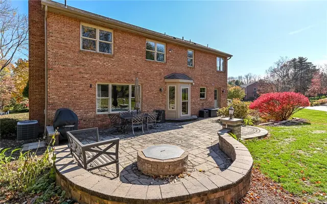340 Fox Meadow Dr gallery image 25