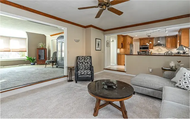 340 Fox Meadow Dr gallery image 27