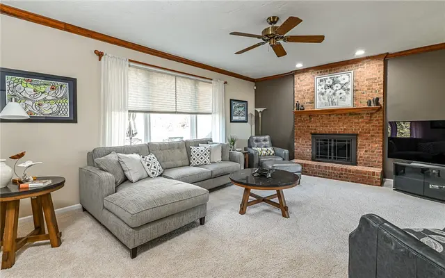 340 Fox Meadow Dr gallery image 35