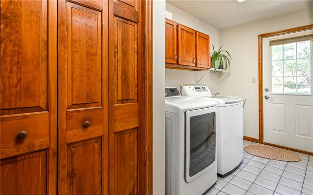 340 Fox Meadow Dr gallery image 43