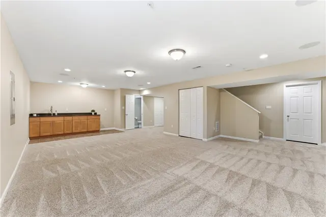 340 Trinity Way gallery image 17