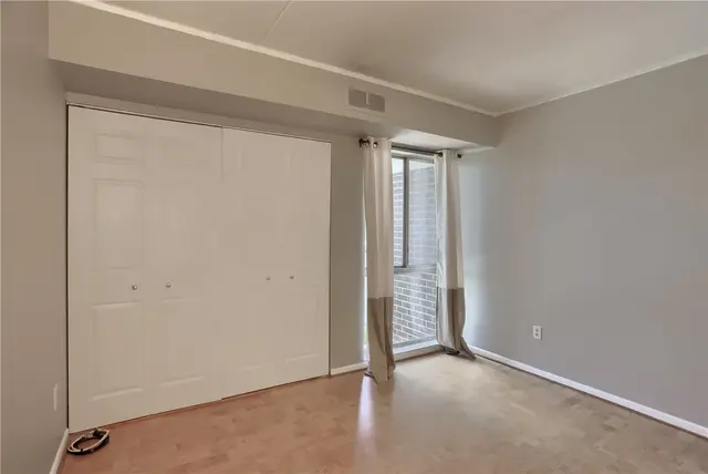3402 Charlemagne Circle gallery image 2