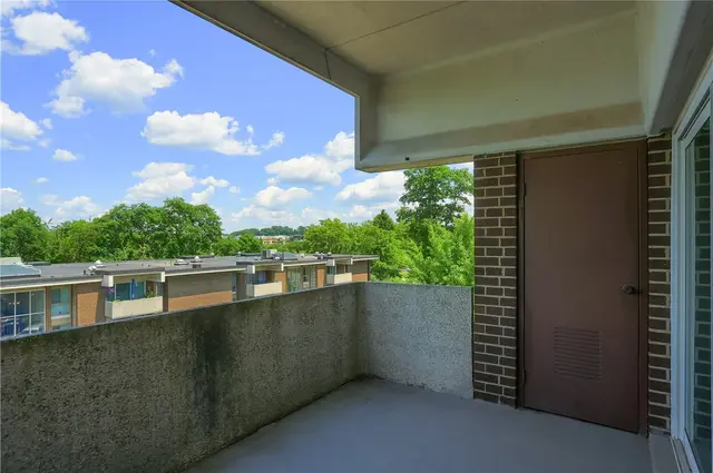 3402 Charlemagne Circle gallery image 12