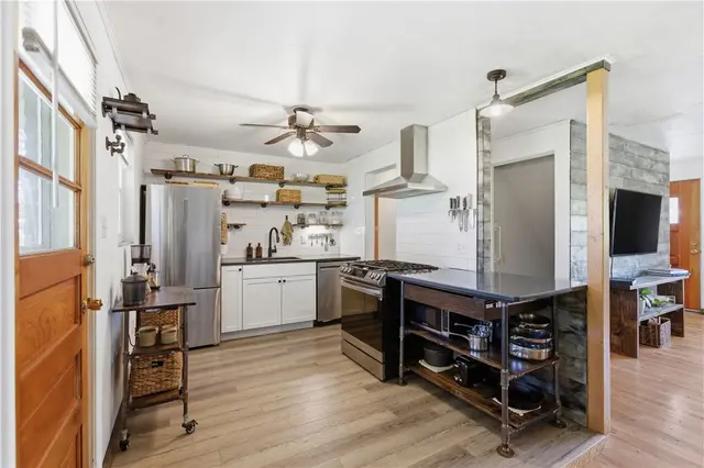 3405 E Stag gallery image 5