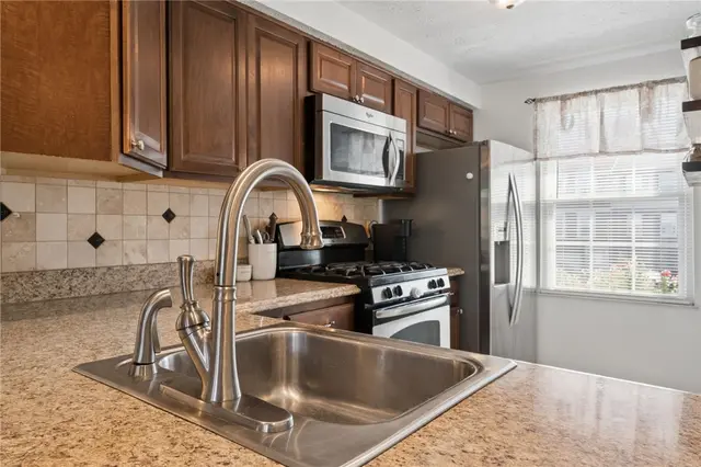 341 Fawn Trl gallery image 5