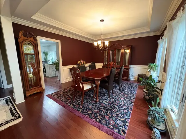 342 Steeplechase Dr gallery image 2