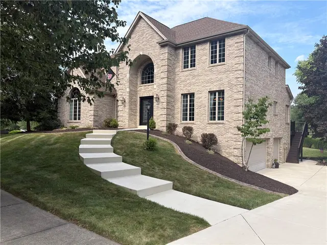 342 Steeplechase Dr gallery image 3