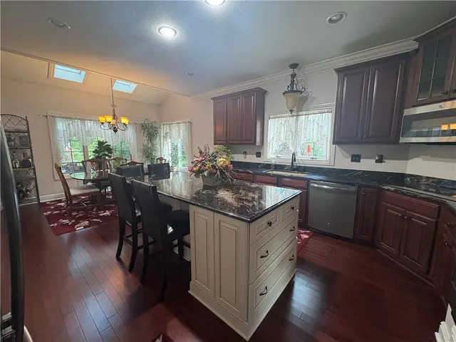 342 Steeplechase Dr gallery image 8